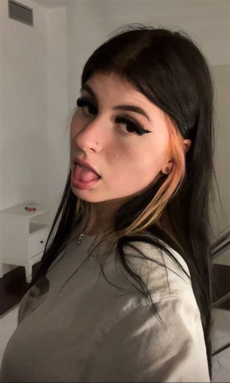 Little Rager Girl (@LittleRagerGirl) .